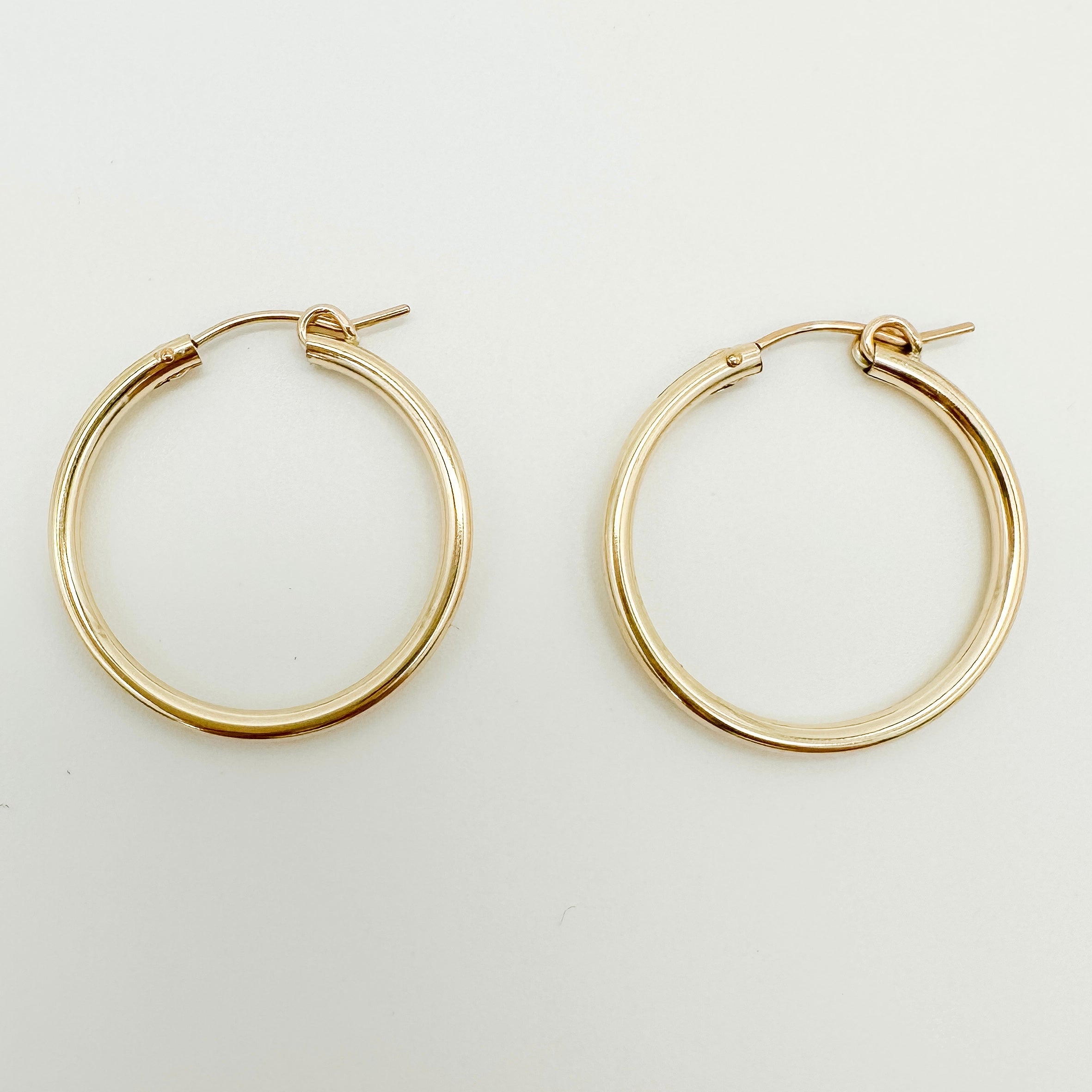 gold filled everyday hoops / essbe jewelry supply / hoops for everyday / gold-filled hoop earrings