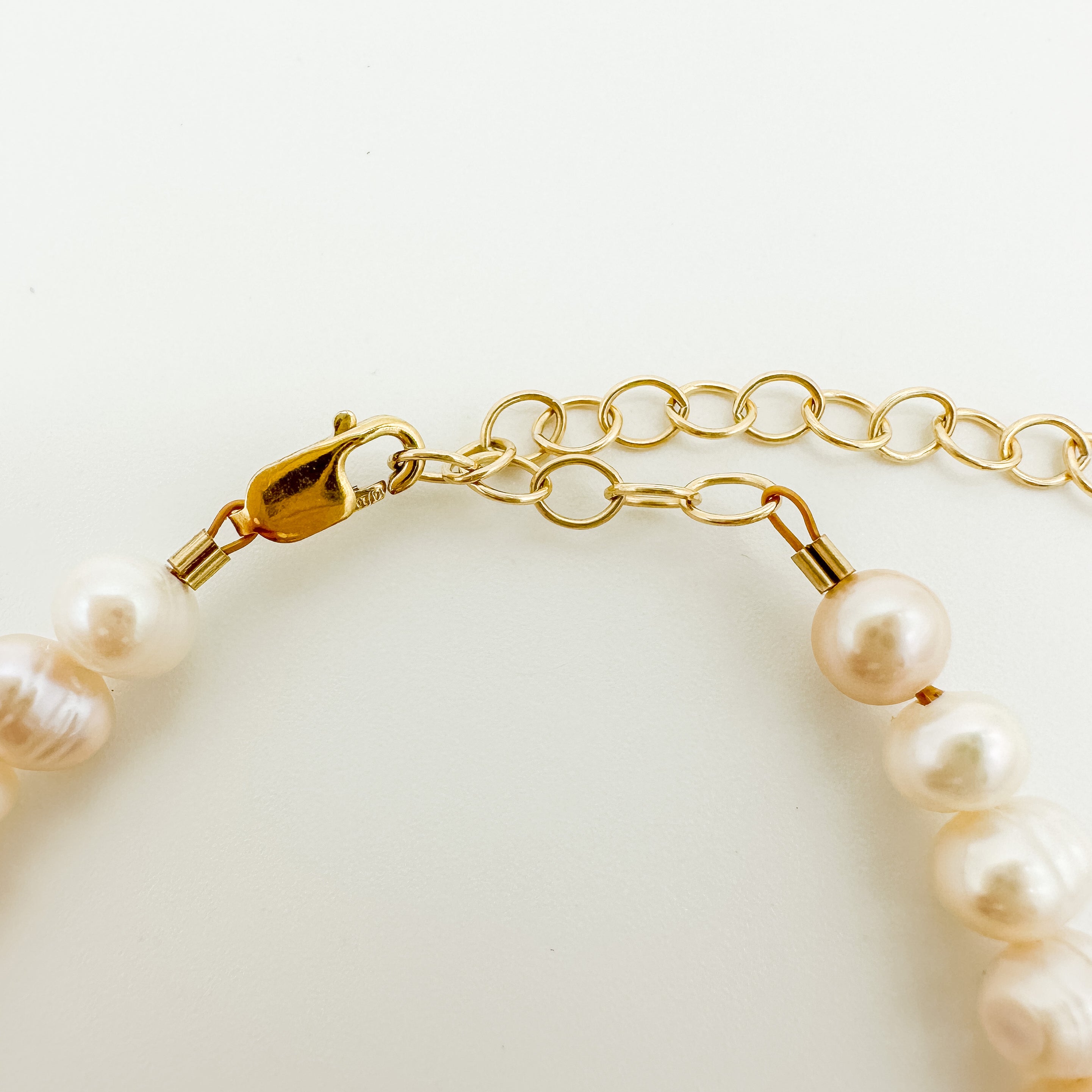 freshwater pearl bracelet / pearl beaded bracelet / adjustable pearl bracelet / modern pearl bracelet / freshwater pearls